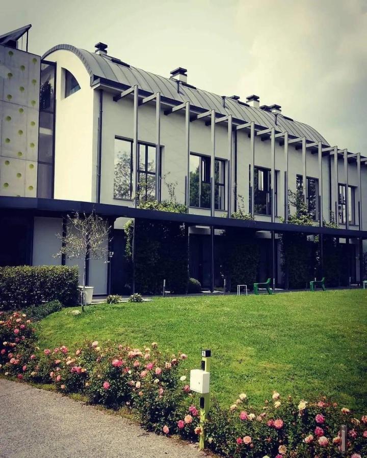 Mxp Rooms Guest House Cardano al Campo Kültér fotó