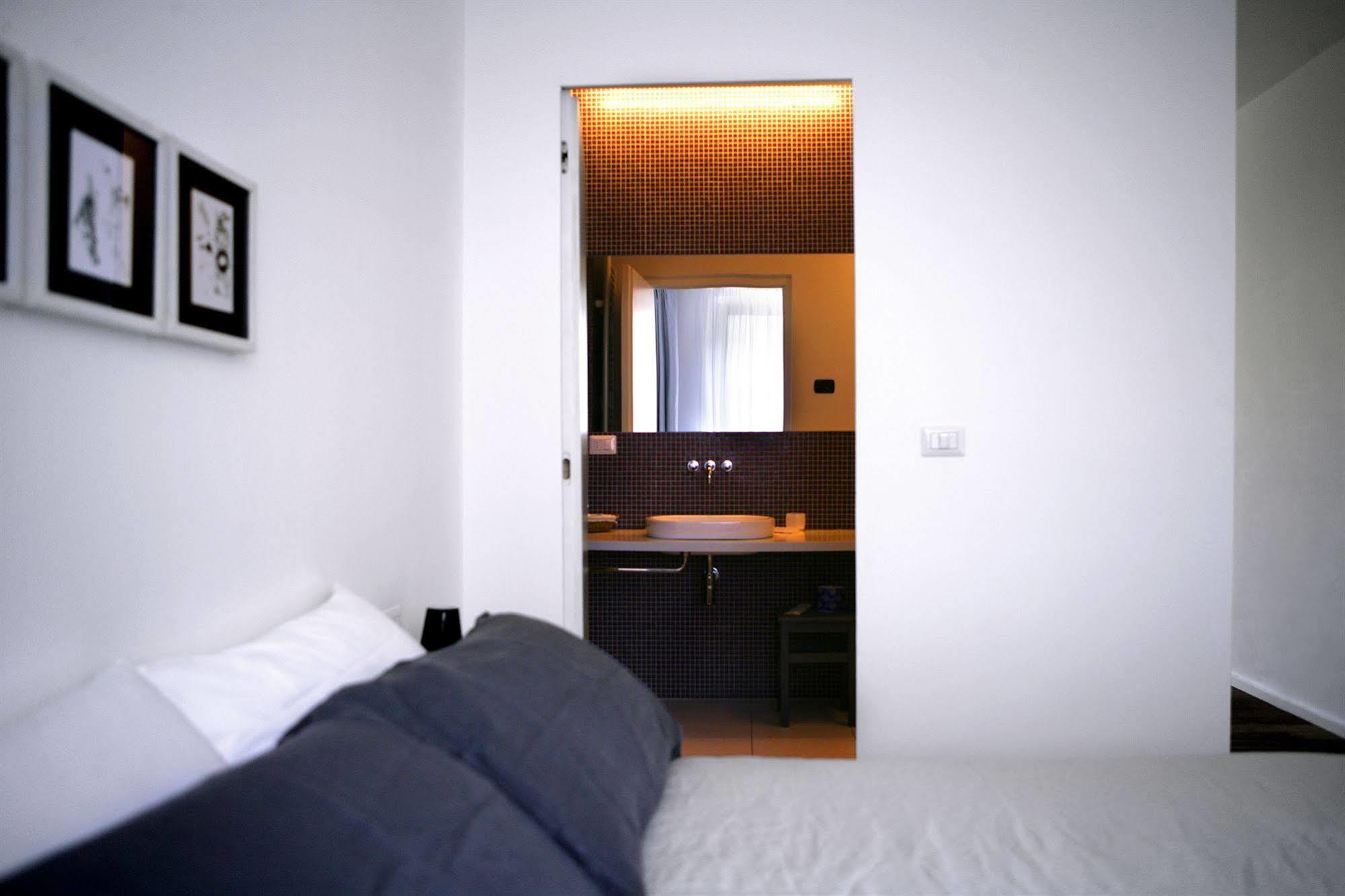 Mxp Rooms Guest House Cardano al Campo Kültér fotó